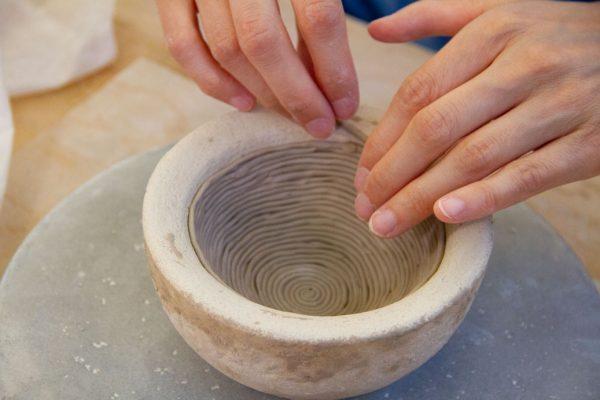 Keramik_Schale_einformen_detail2